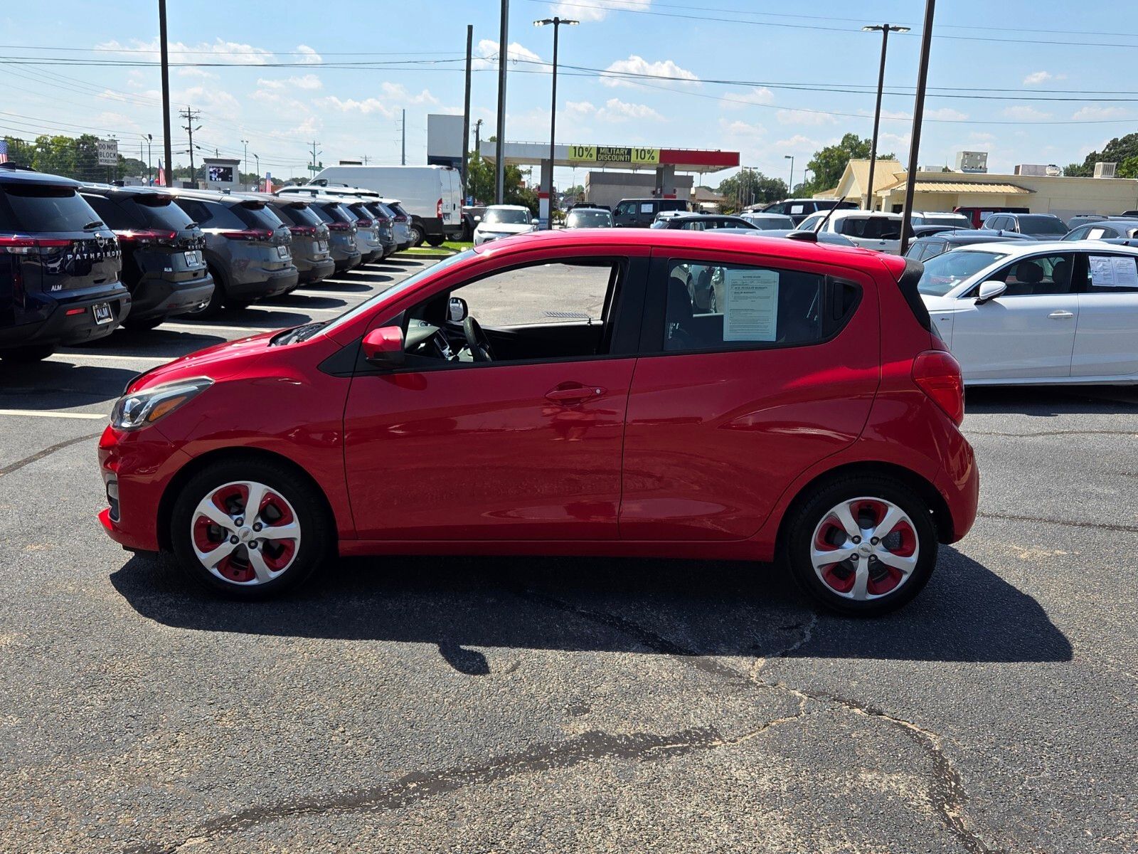 Used 2019 Red Chevrolet 1LT image 4
