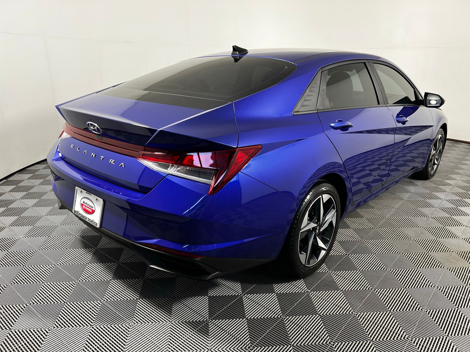 Thumbnail: 2023 Hyundai Elantra - 5