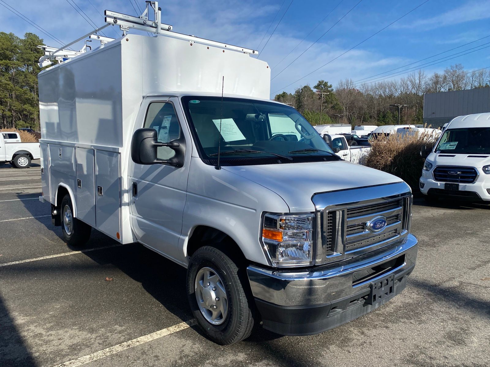 2025 Ford E-Series SRW E-350 Super Duty 138 in WB's photo