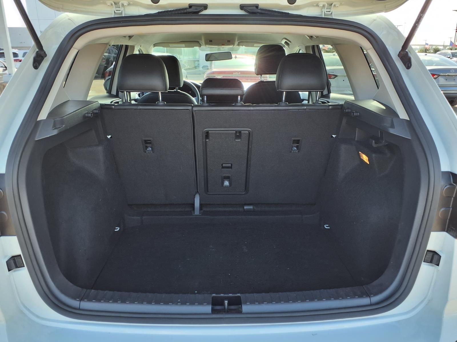 2022 Volkswagen Taos 1.5T SE  at DeMontrond Auto Country