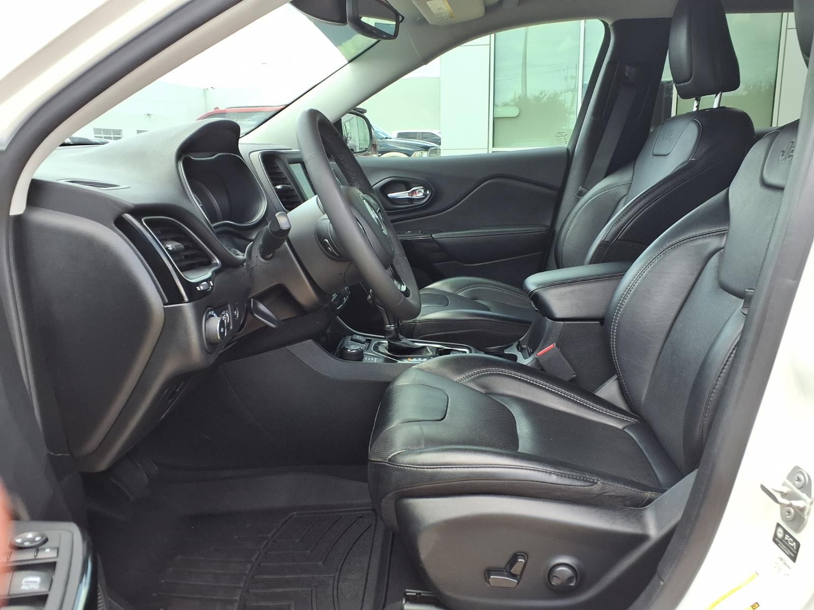 2023 Jeep Cherokee Altitude White at Emmons Autoplex