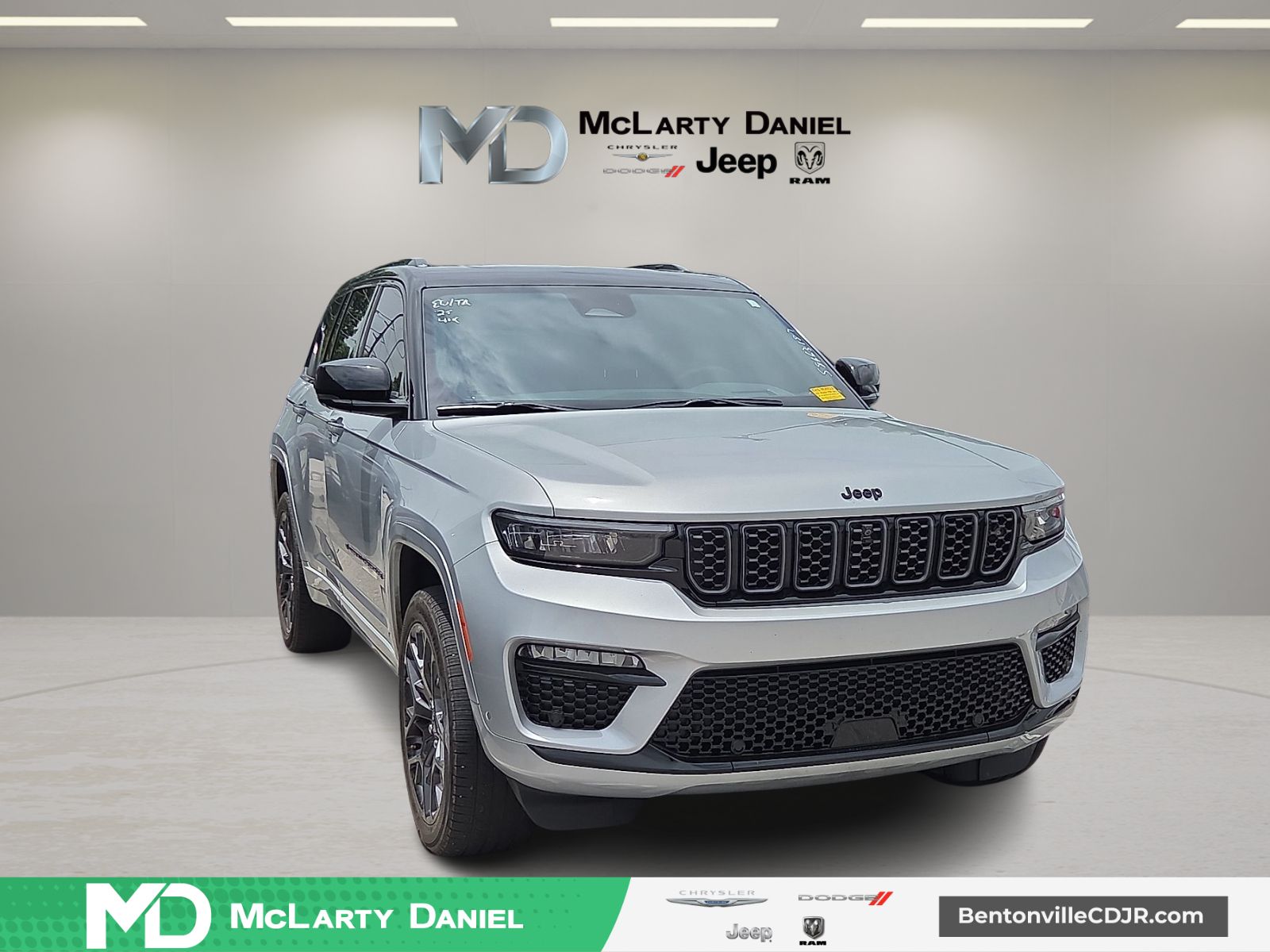 Silver Zynith 2025 Jeep Grand Cherokee SUV / Crossover Four-Wheel Drive 8-Speed Automatic