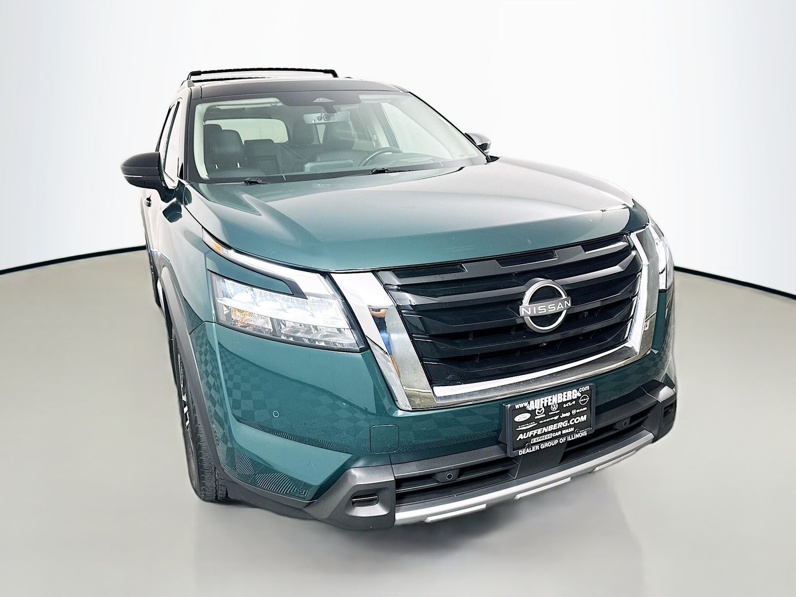  2023 Nissan Pathfinder Platinum 4WD   