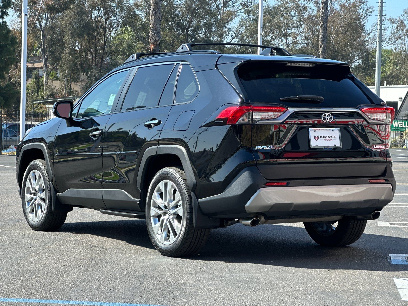 View vehicle photo 3