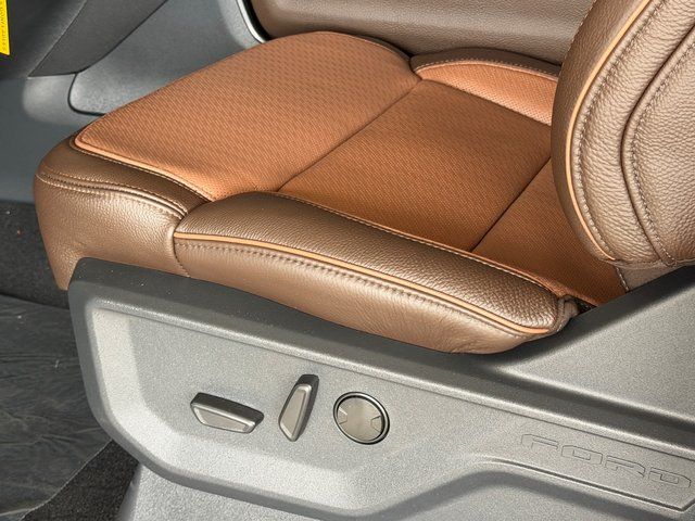 New 2026 Star White Metallic Tri-Coat Ford King Ranch image 24