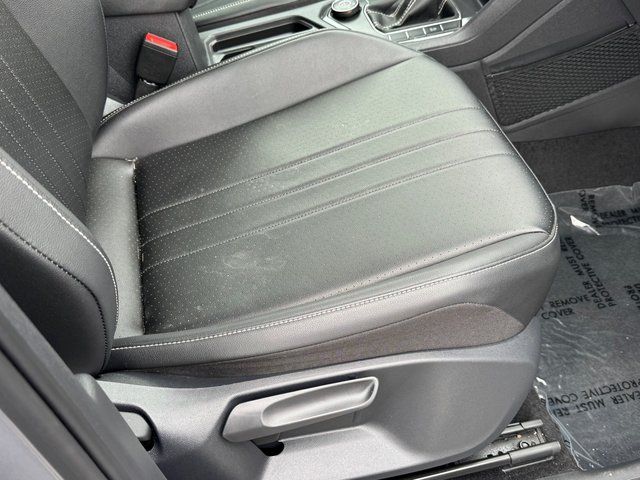 Used 2024 Silver Volkswagen 2.0T SE image 27
