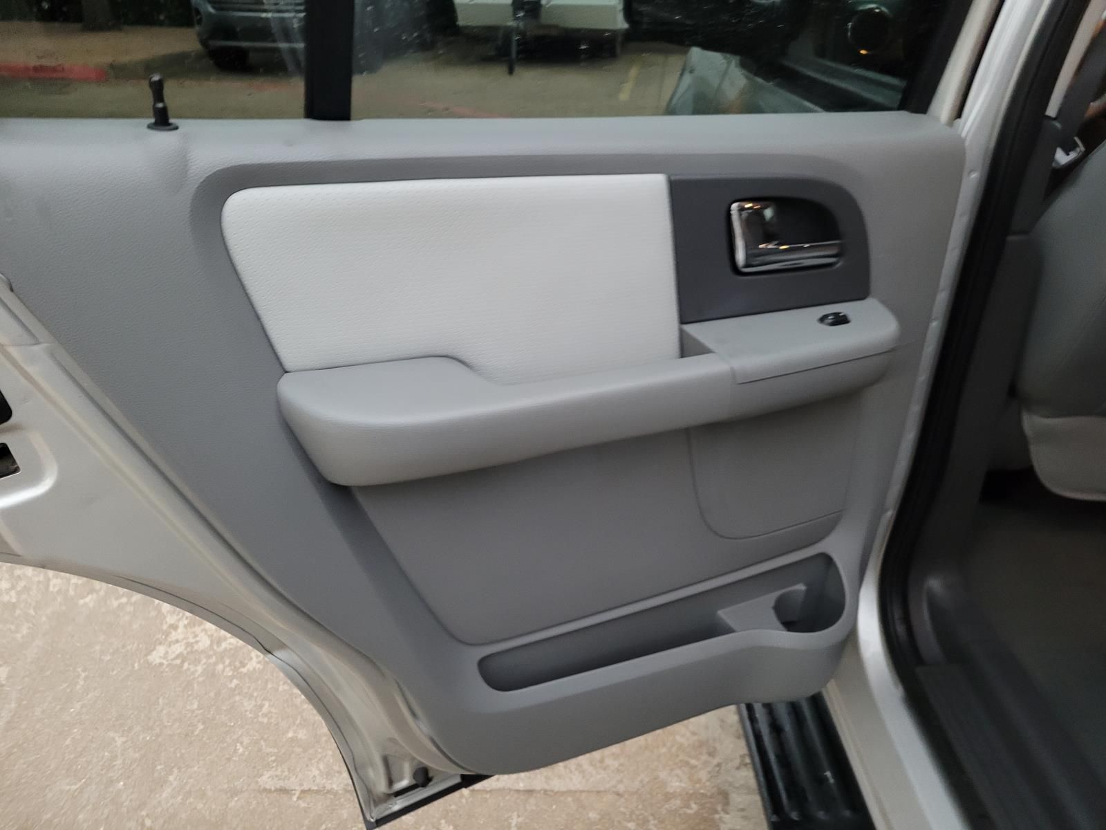 used 2005 Ford Expedition car, priced at $6,750