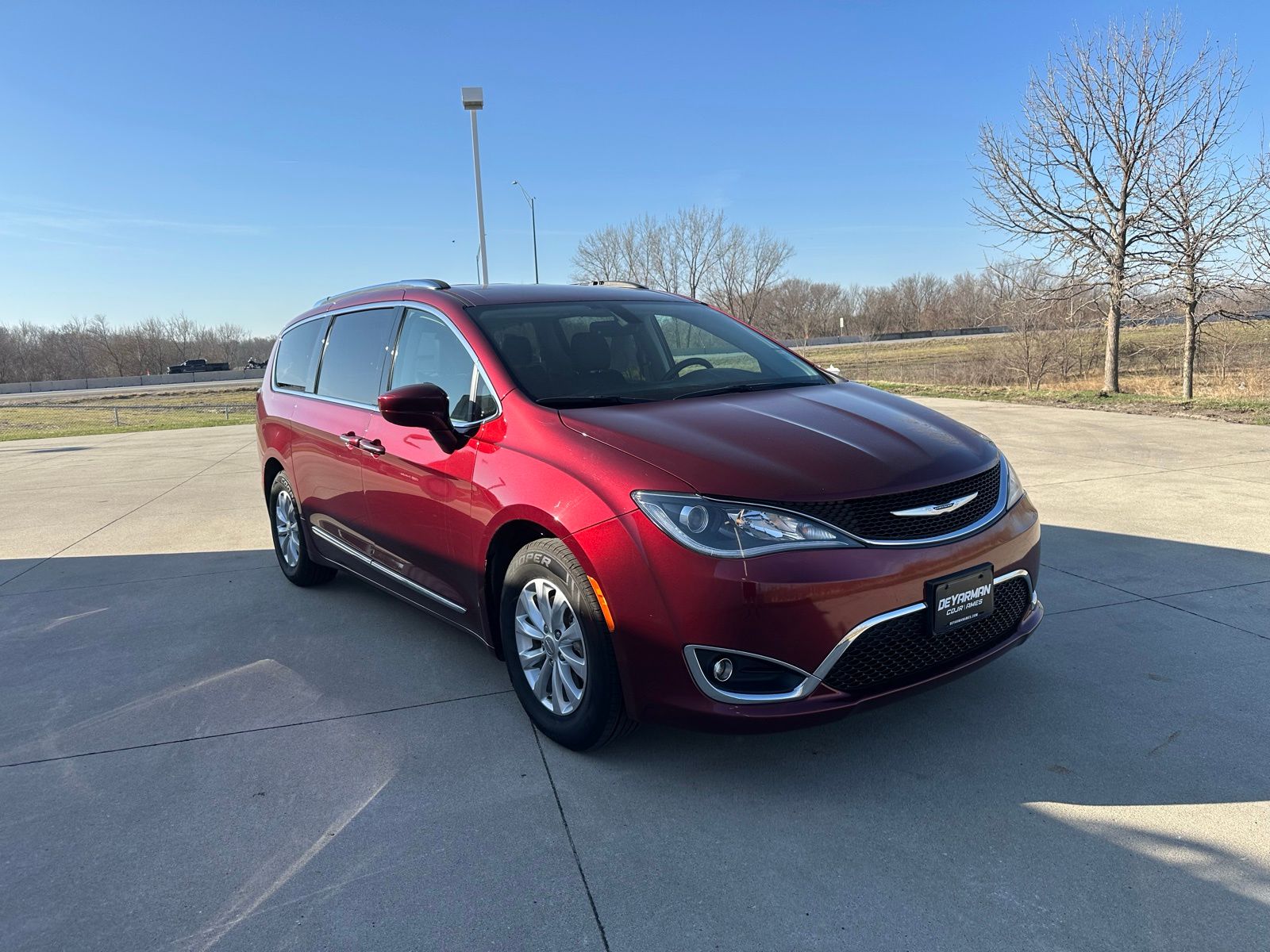 Velvet Red Pearlcoat 2018 Chrysler Pacifica Touring L Plus FWD Minivan Front-Wheel Drive 9-Speed Automatic