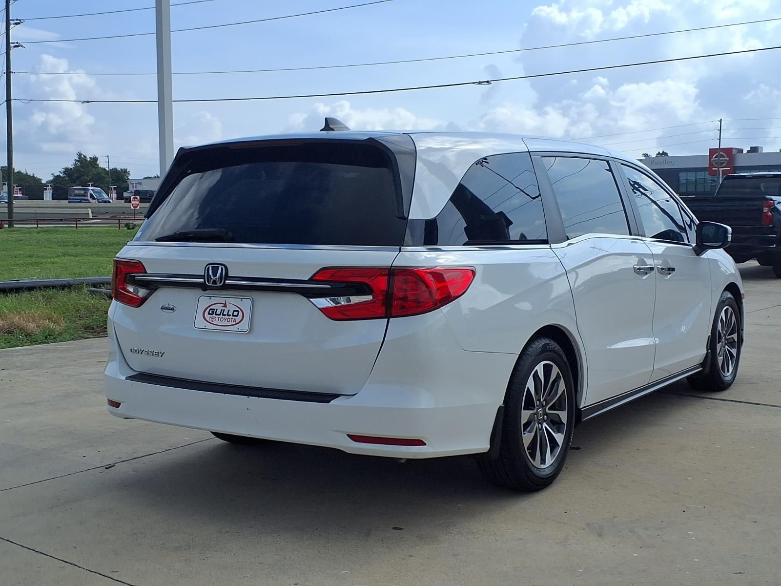 2022 Honda Odyssey EX-L White at Parkway Family Mazda