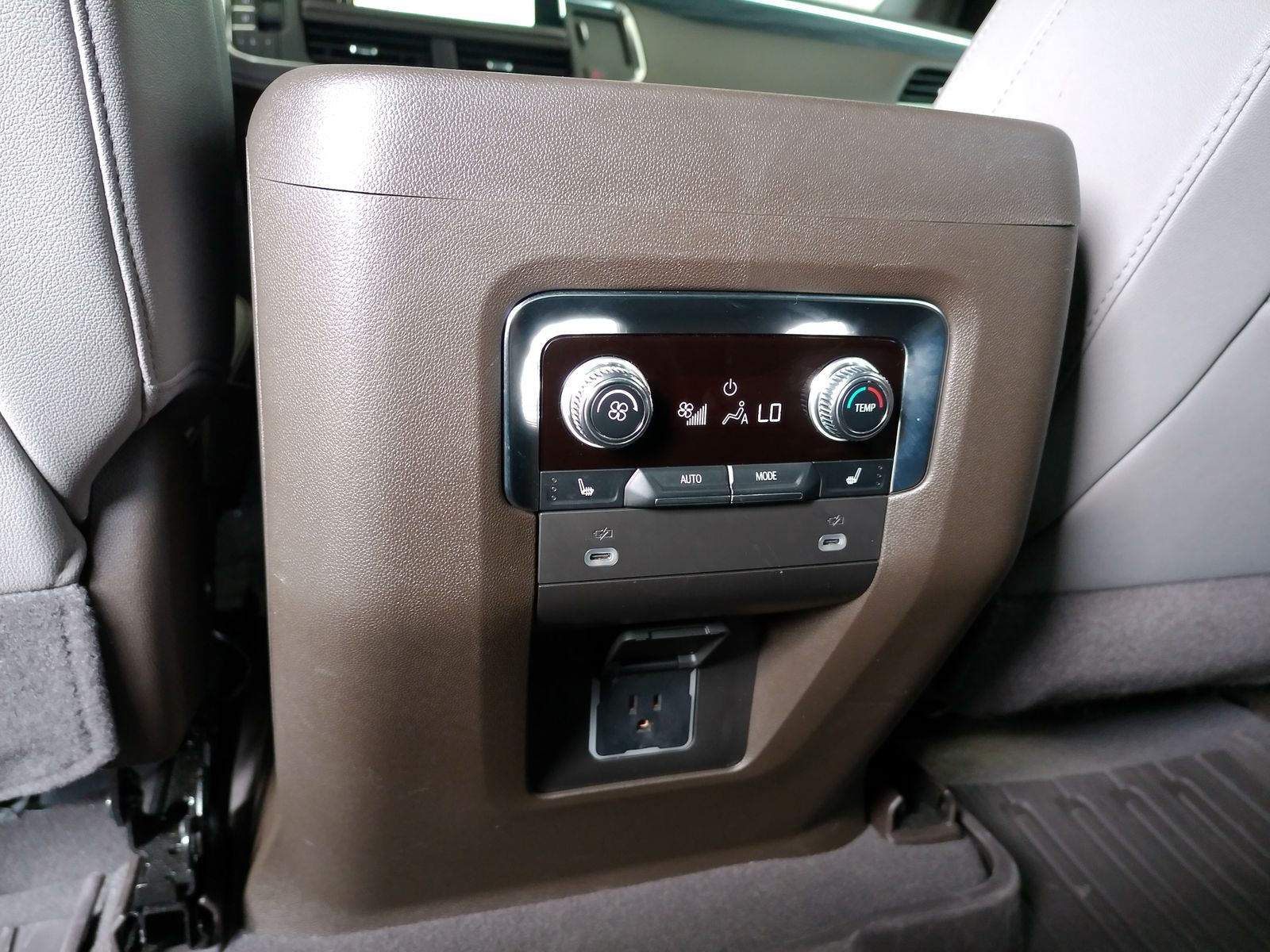 Used 2024 Silver GMC SLT image 18