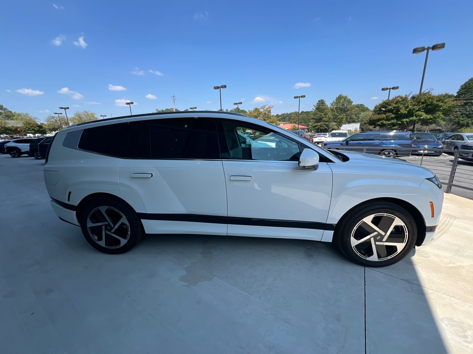 2026 Hyundai Ioniq photo 3