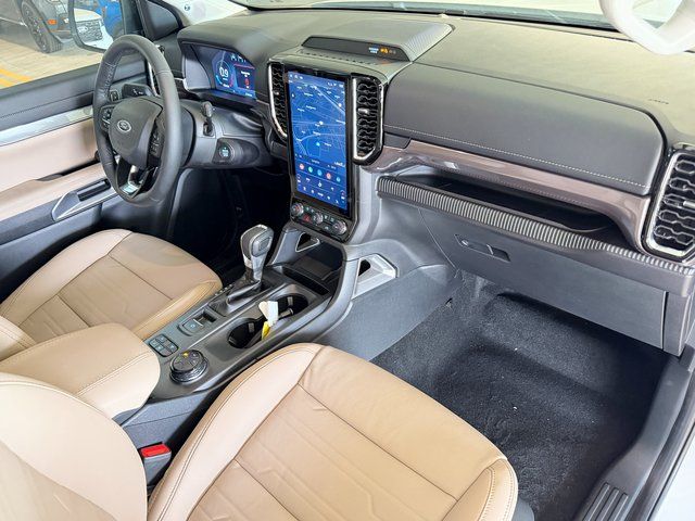 New 2025 Oxford White Ford Lariat image 10