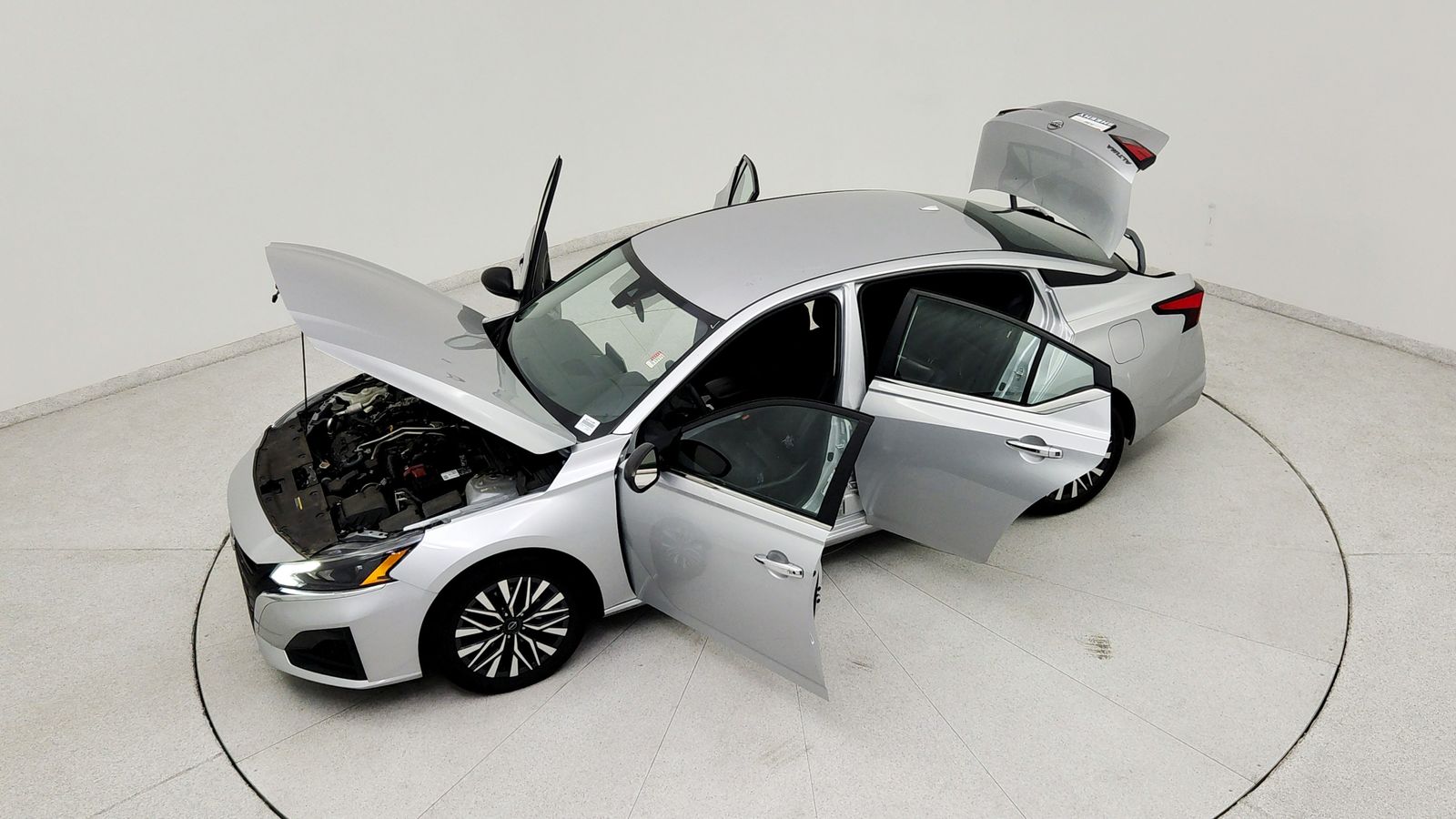Used 2024 Silver Nissan 2.5 SV image 22