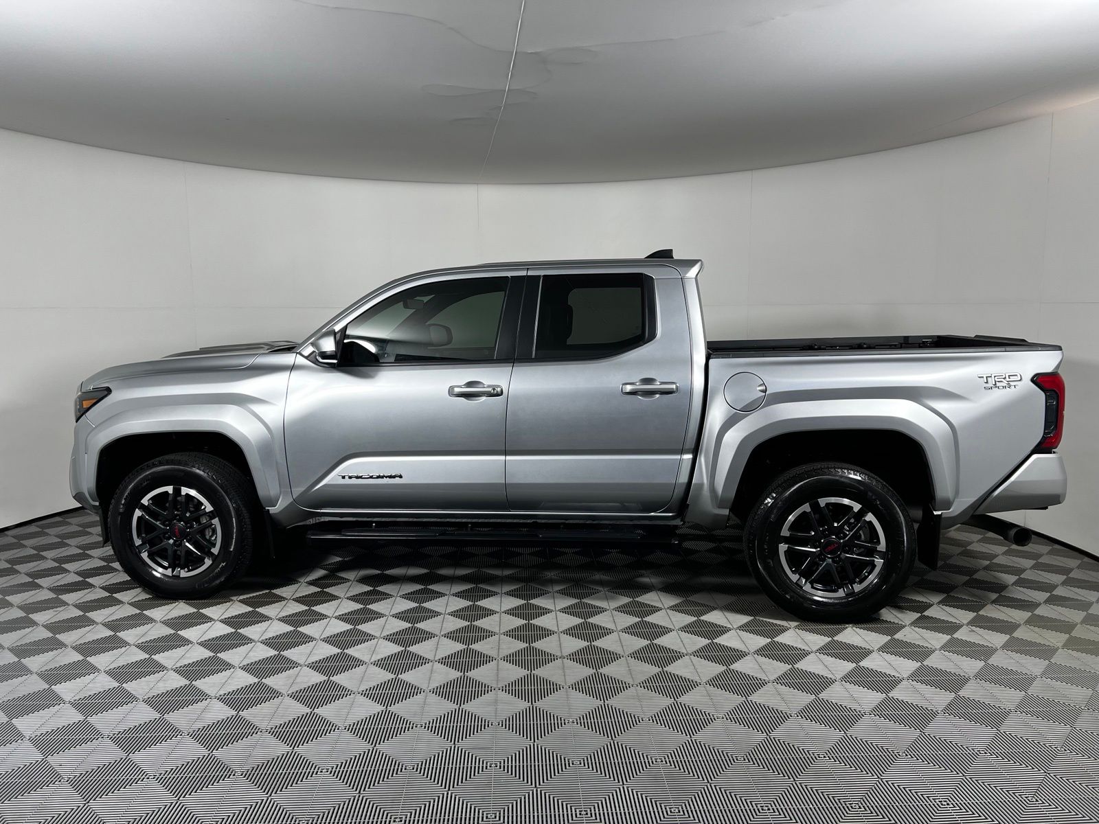 Thumbnail: 2024 Toyota Tacoma - 8