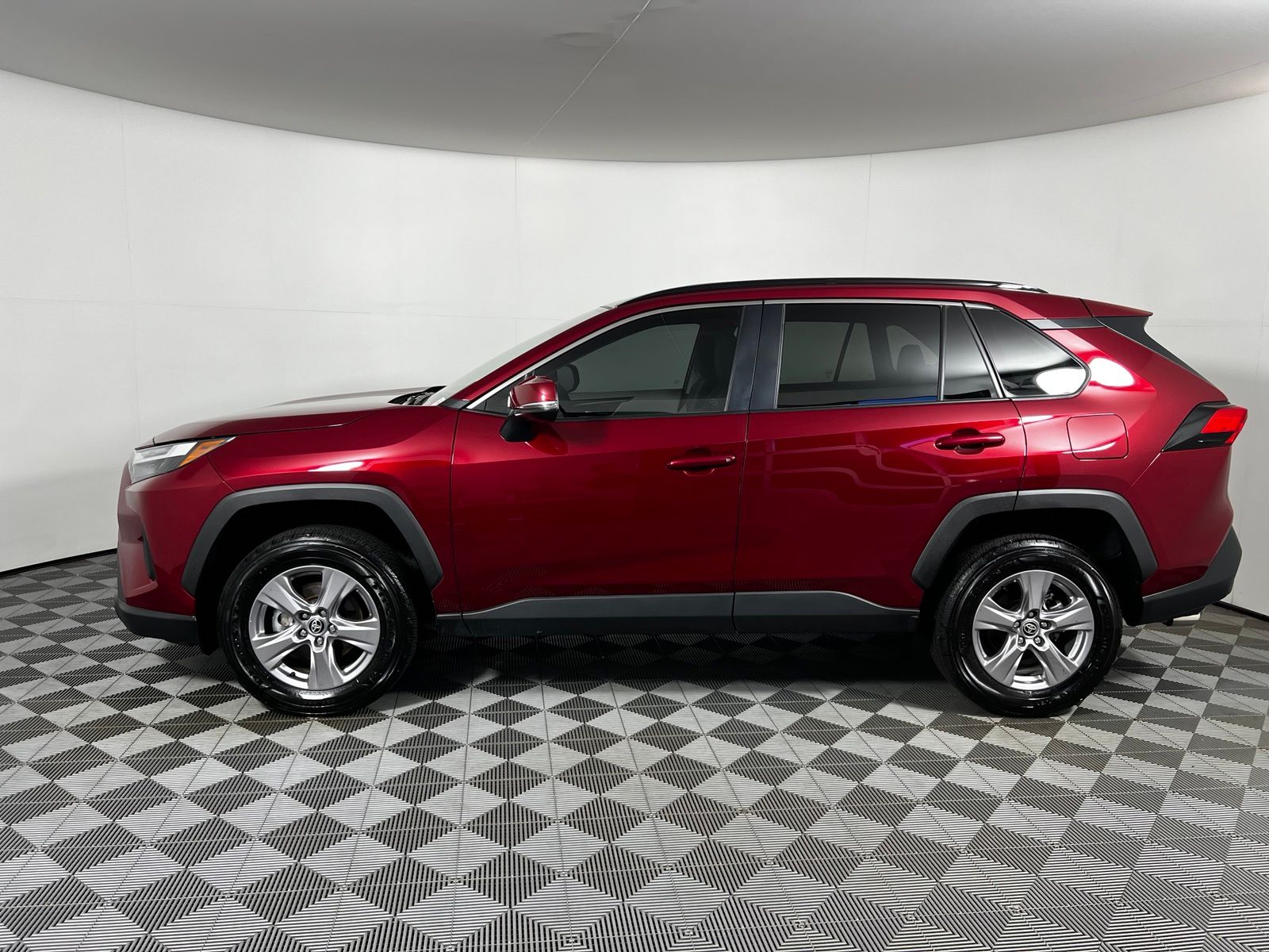 Thumbnail: 2025 Toyota RAV4 - 8