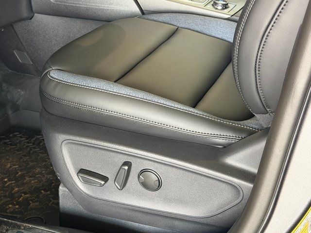 New 2025 Carbonized Gray Metallic Ford Outer Banks image 22