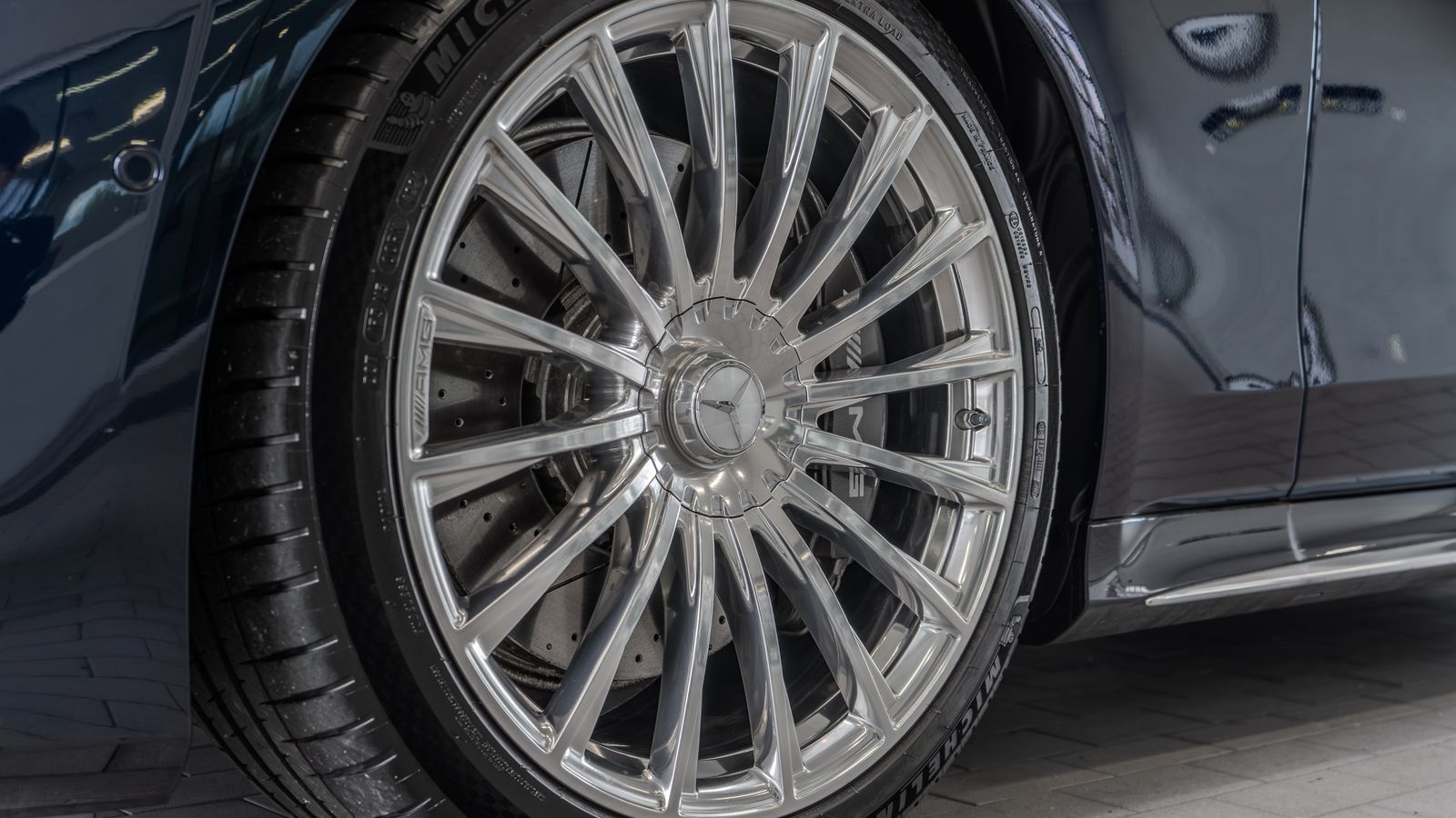 2025 Mercedes-Benz S-Class S 63 - Photo 31