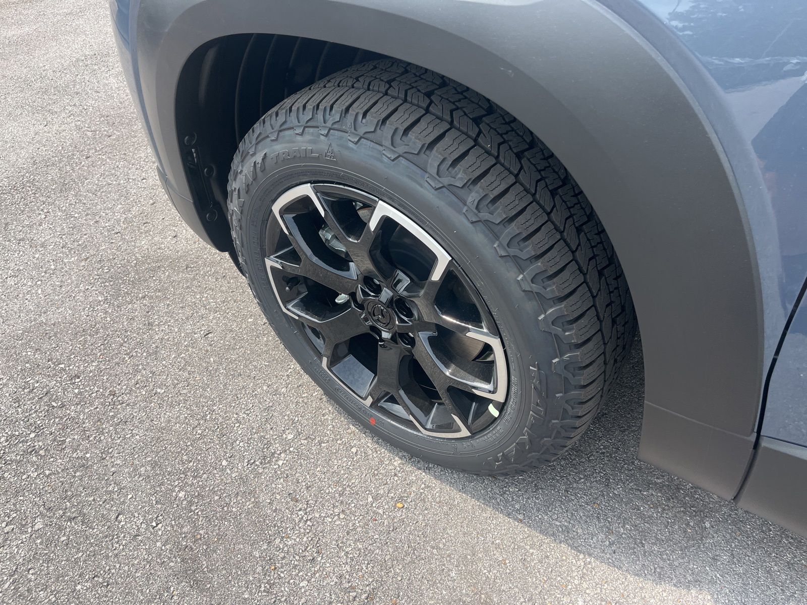 View vehicle photo 5