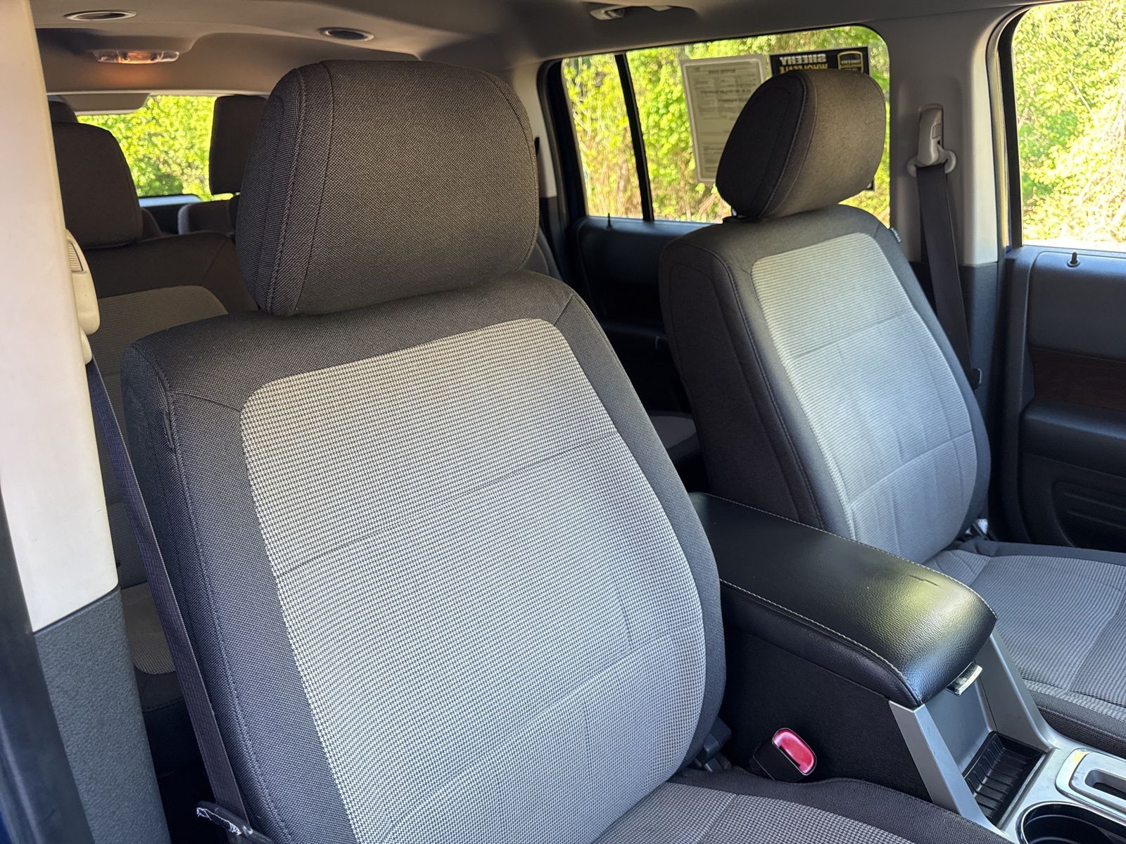 Used 2012 Dark Blue Pearl Metallic Ford SEL image 33