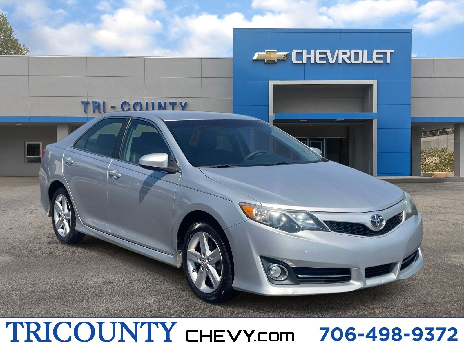 Classic Silver Metallic 2014 Toyota Camry SE Sedan Front-Wheel Drive 6-Speed Automatic