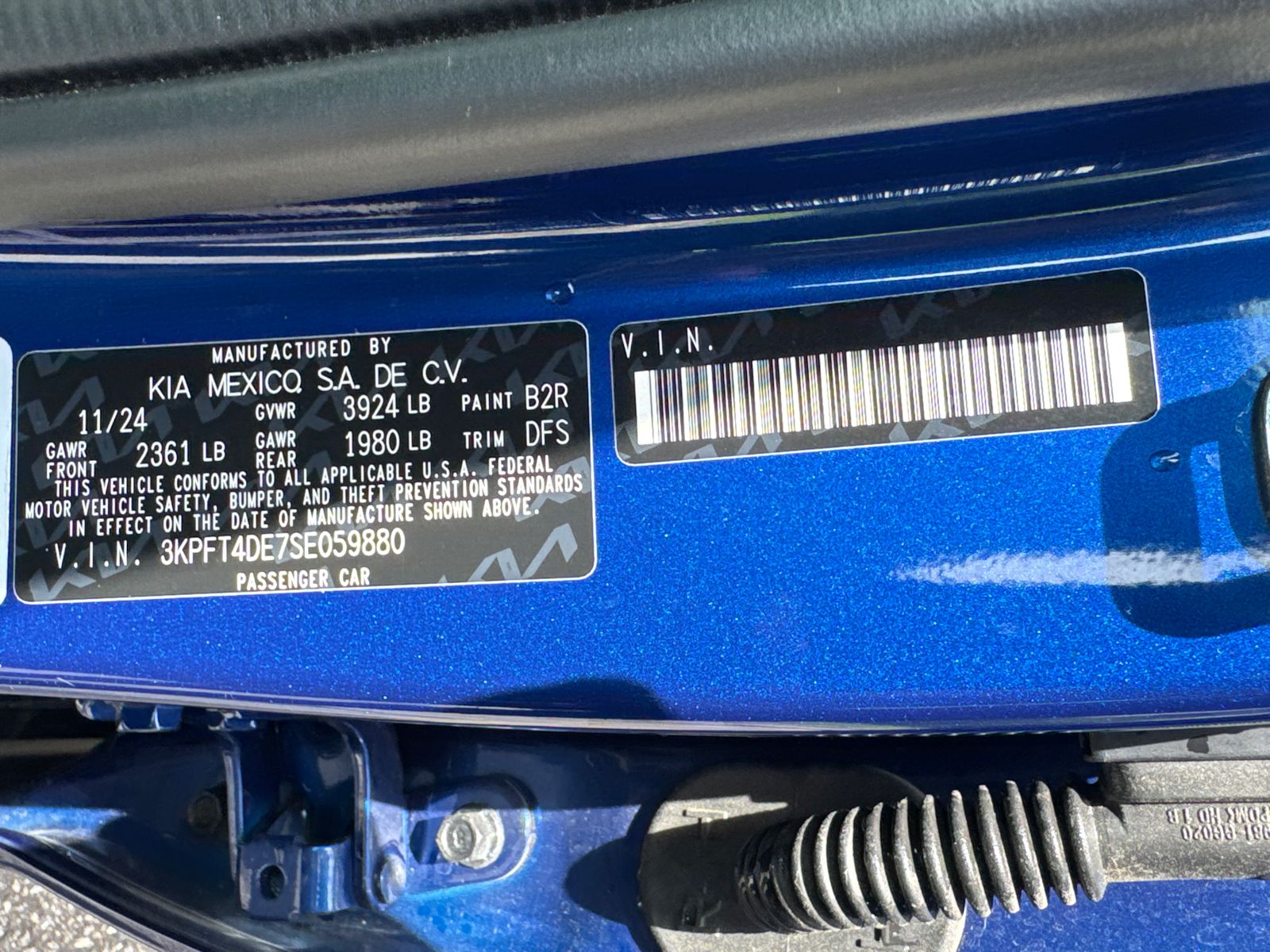 Used 2025 Blue Kia LXS image 32