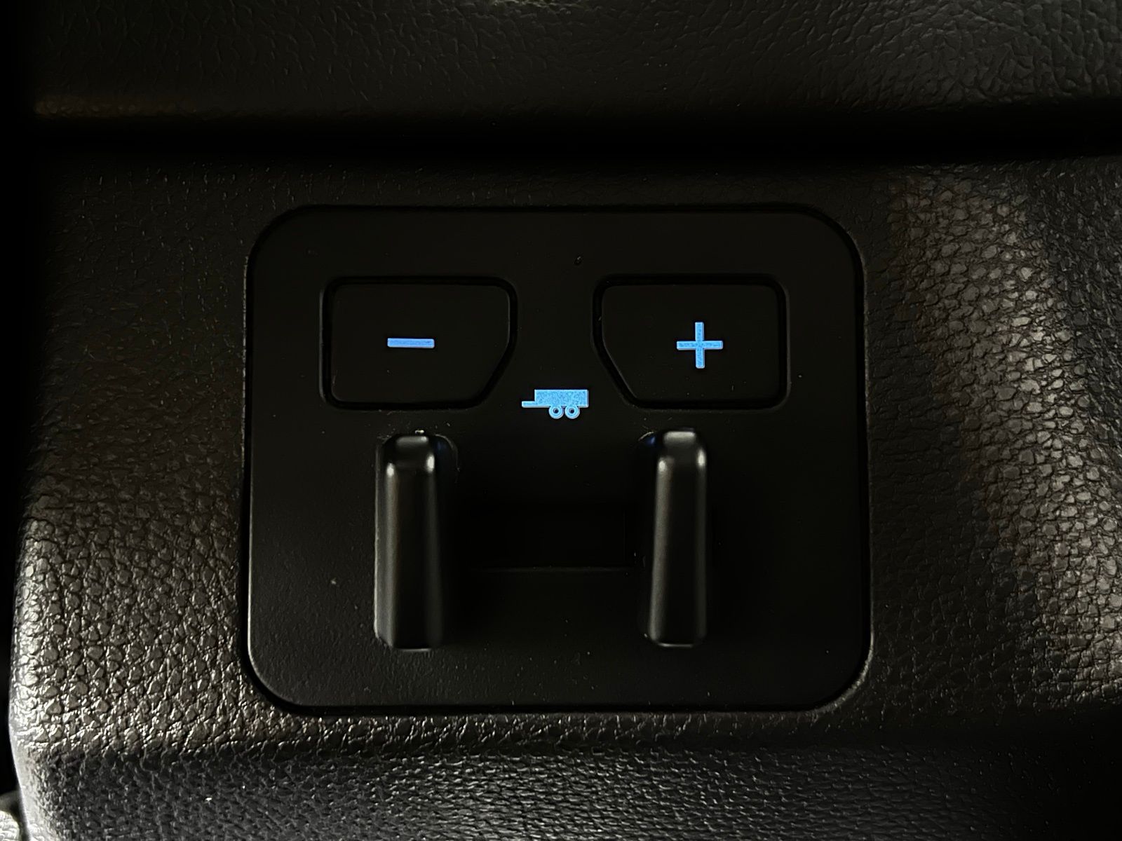 Thumbnail: 2024 Toyota Tundra - 23