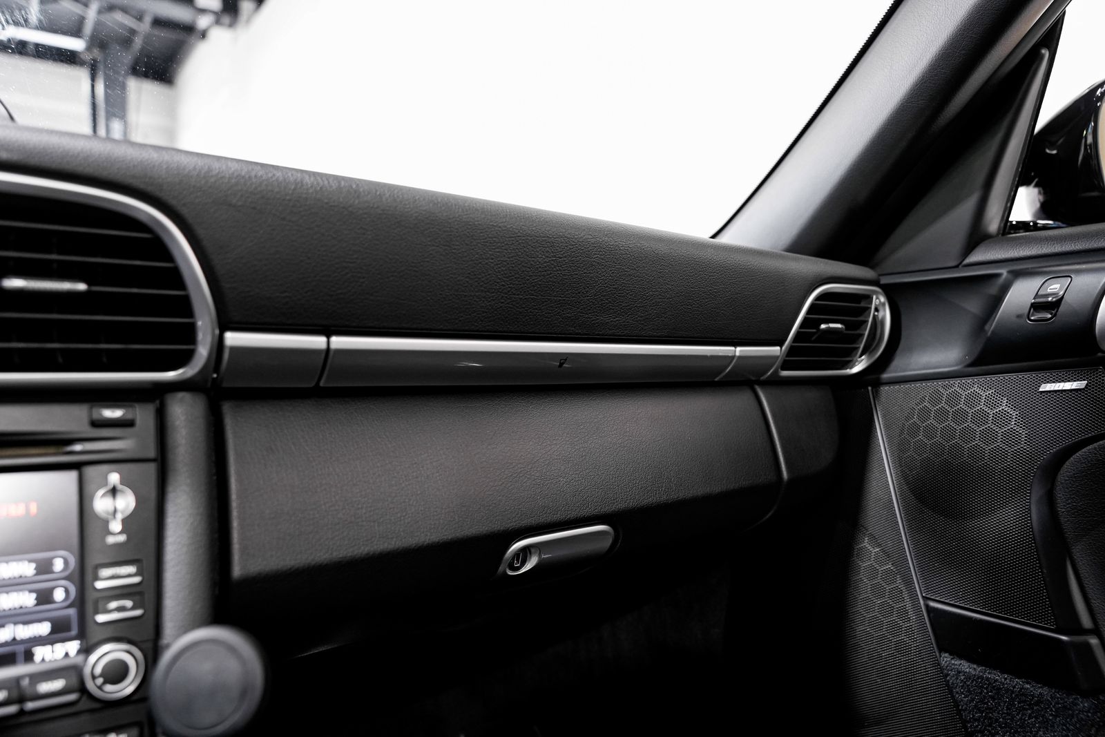 2010 Porsche 911 Carrera 4S — photo 14
