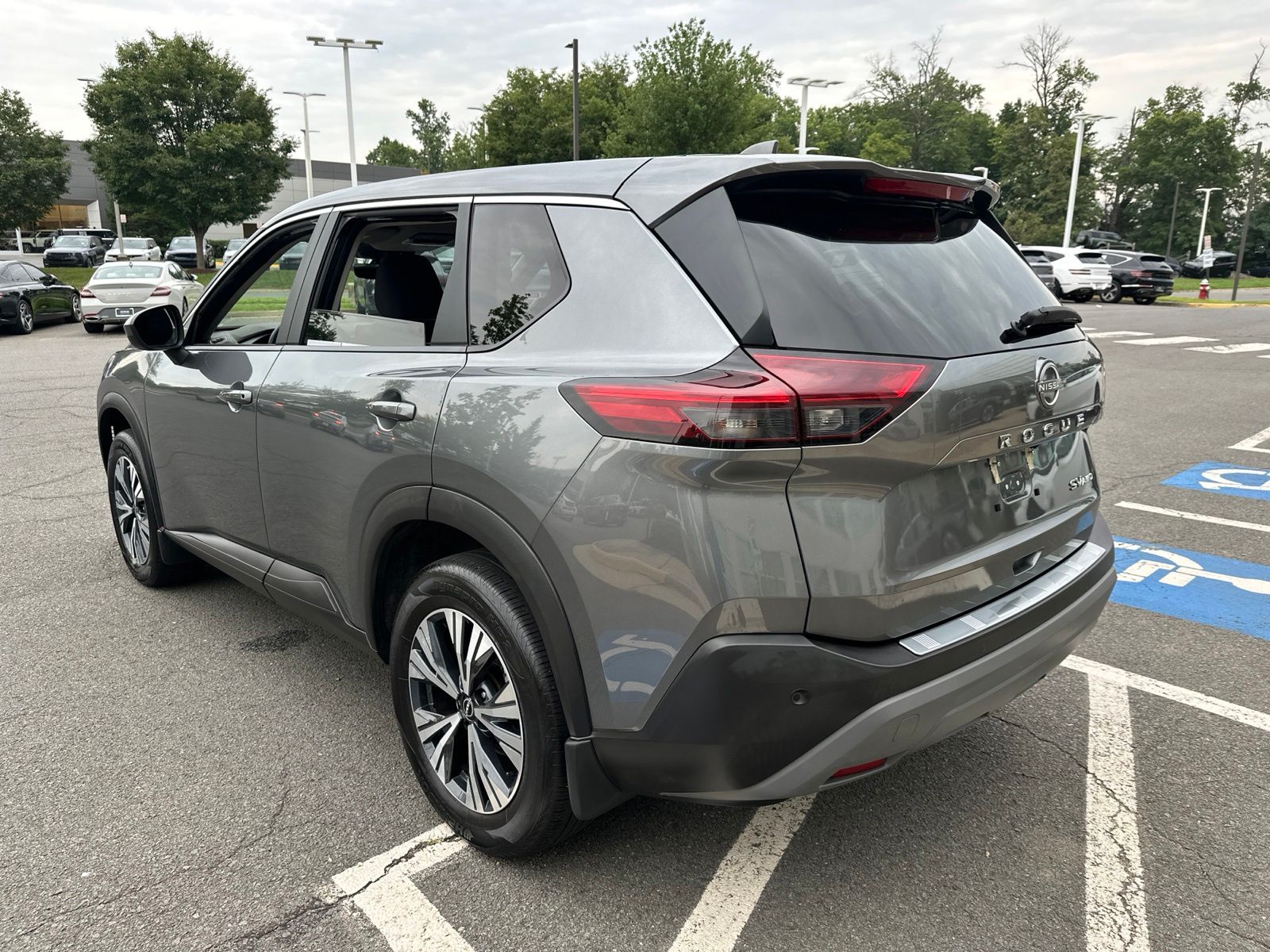 Used 2023 Gray Nissan SV image 5