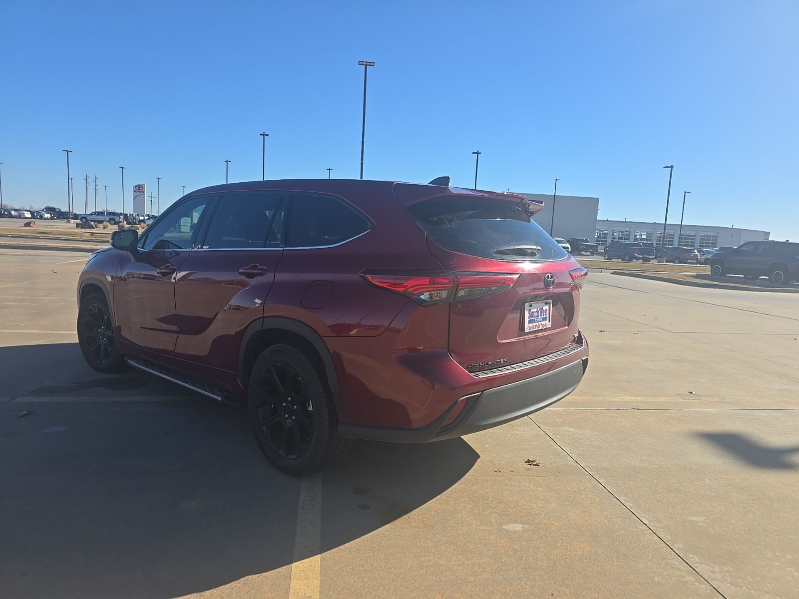 2022 Toyota Highlander LE 4