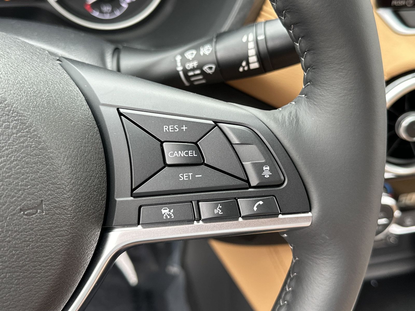 2025 Nissan Sentra SV photo 12