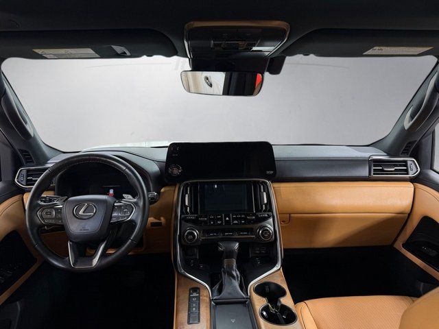 Used 2024 White Lexus 600 Premium image 3