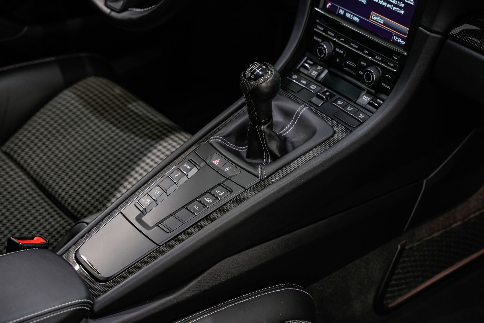 2016 Porsche 911 R — photo 32