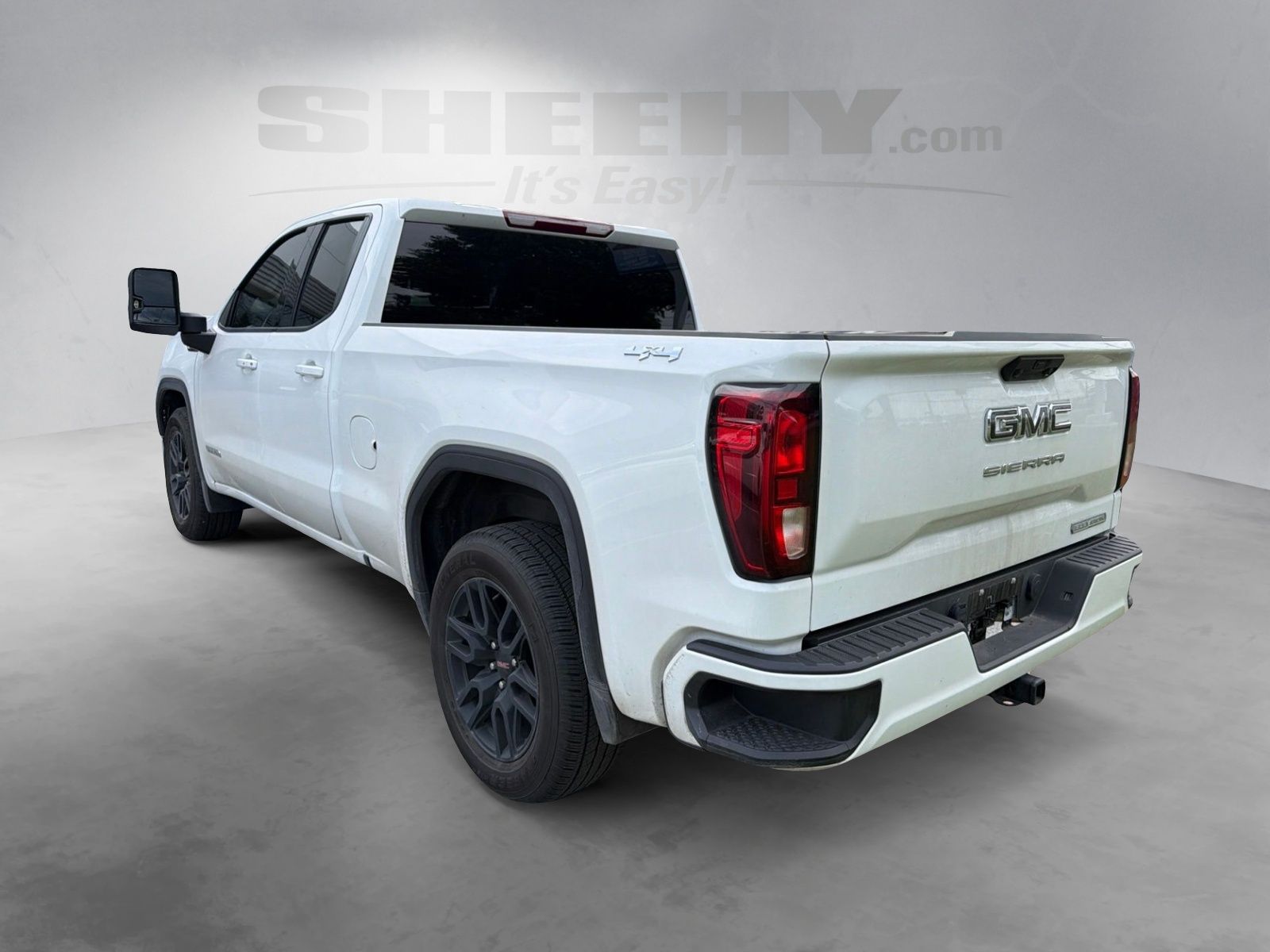 Used 2025 Summit White GMC Elevation image 12
