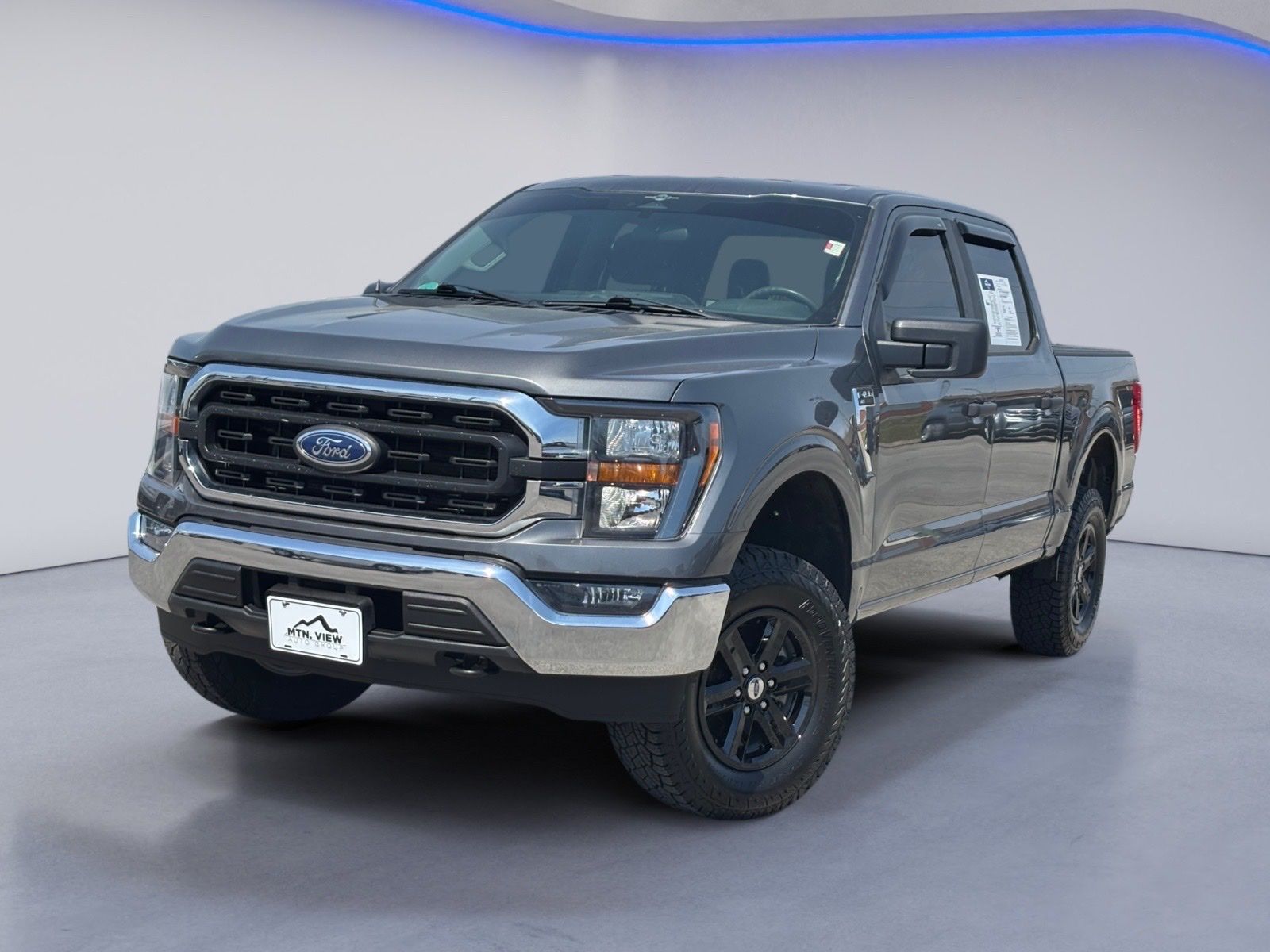 View vehicle photo 2