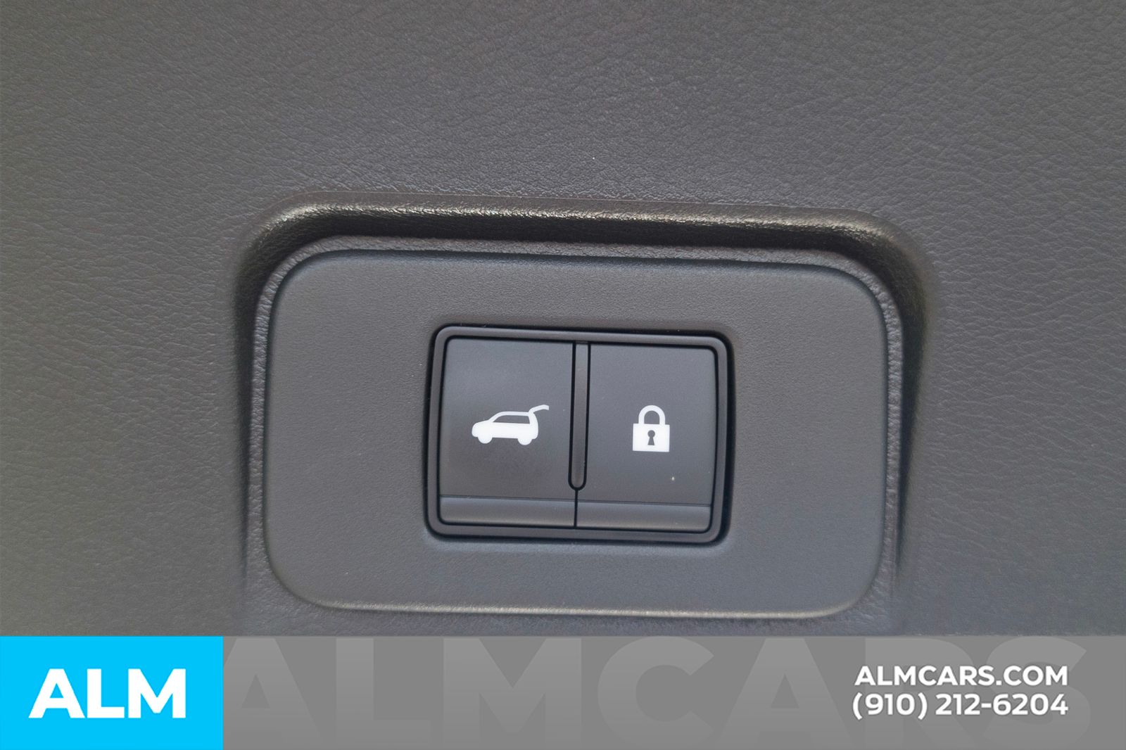 Used 2025 White Nissan SL image 10