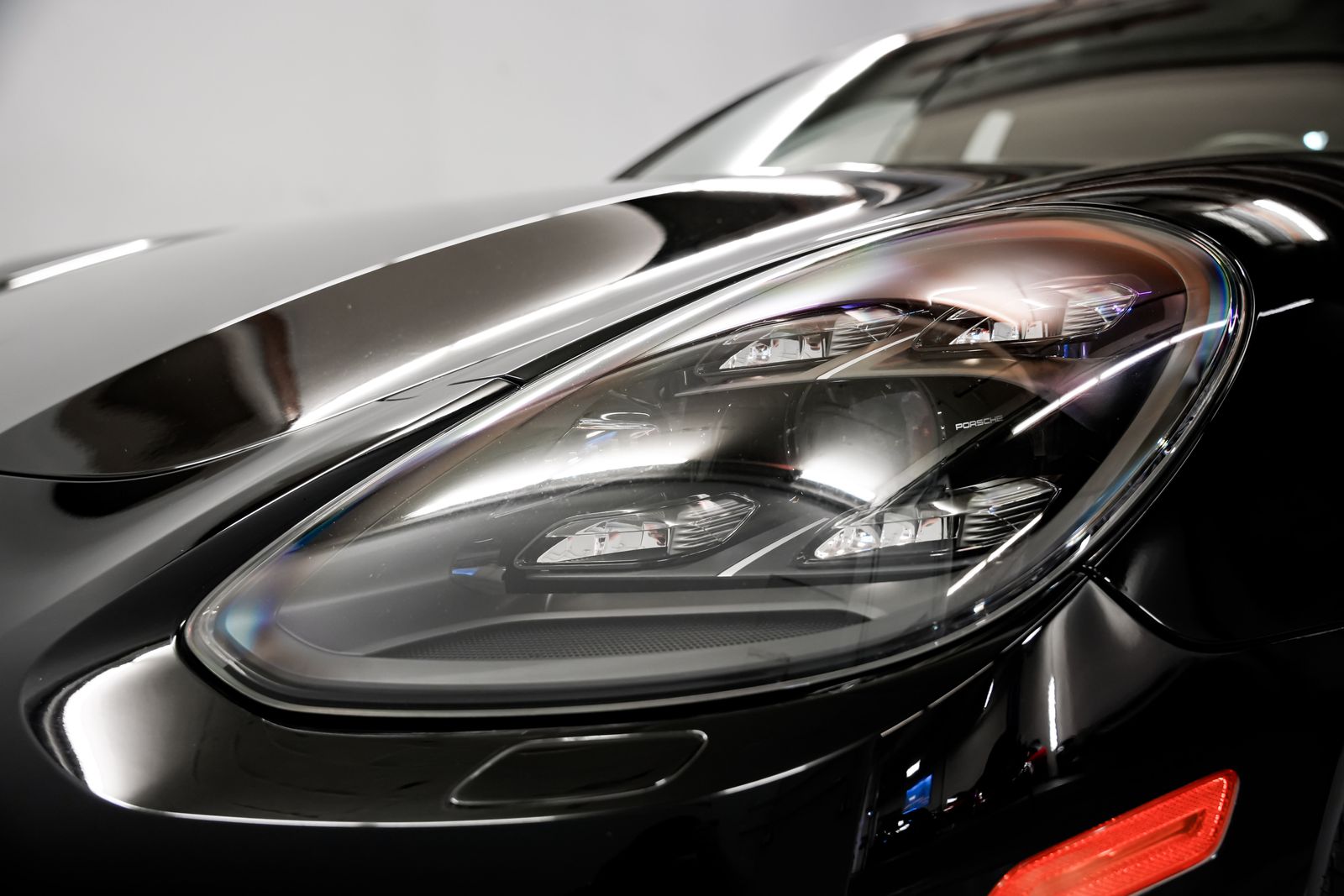2018 Porsche Panamera Sport Turismo 4S — photo 38