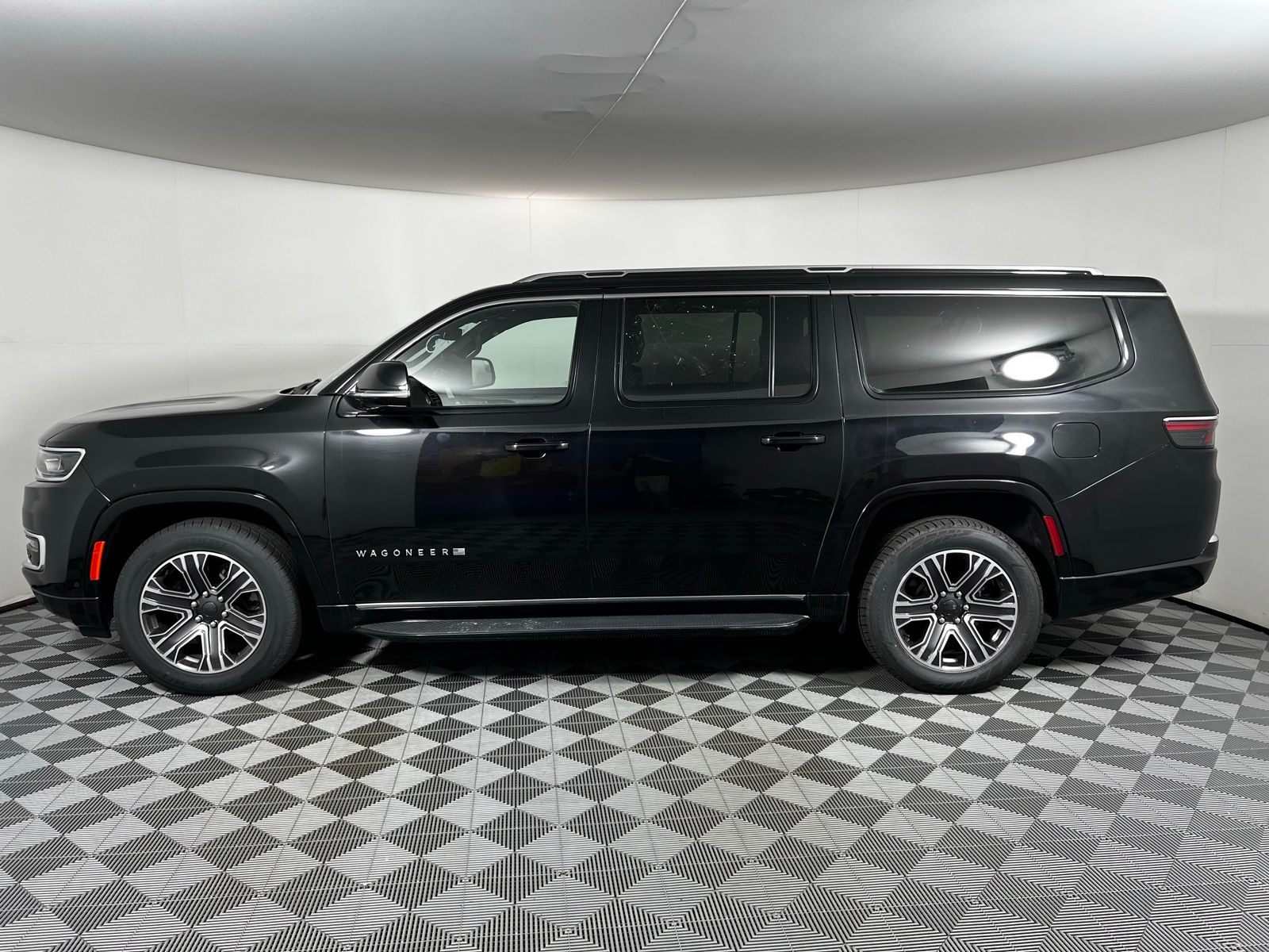 2023 Jeep Wagoneer Series II 8