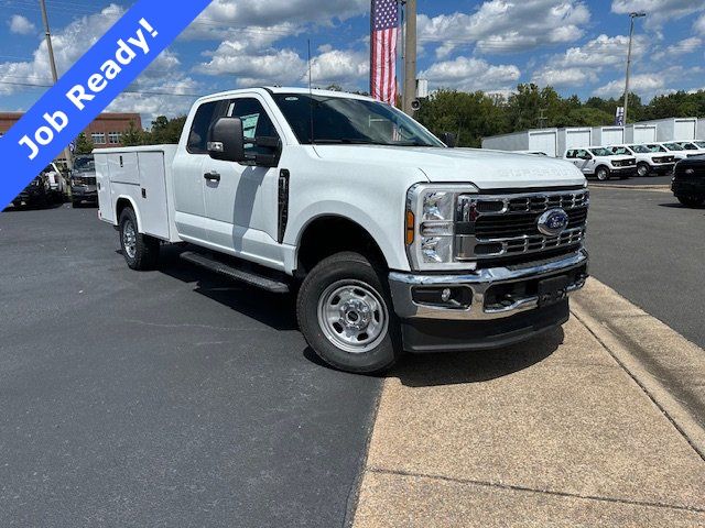2025 Ford F-350 Super Duty Chassis Cab