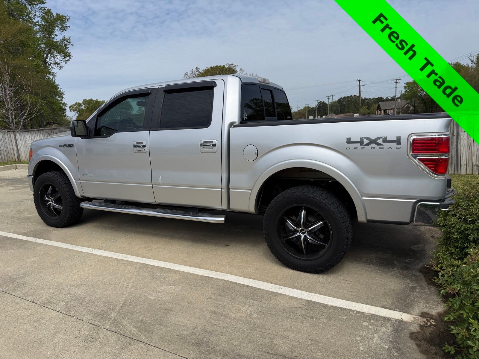 View vehicle photo 2