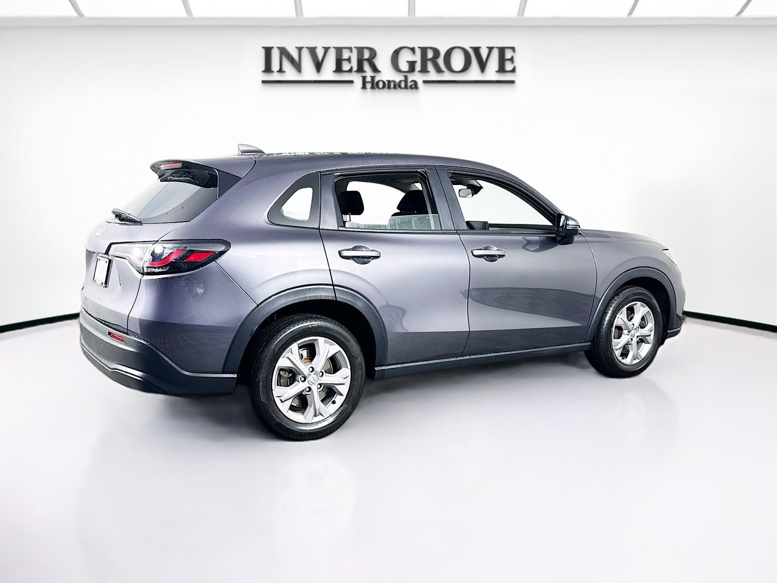 View vehicle photo 5