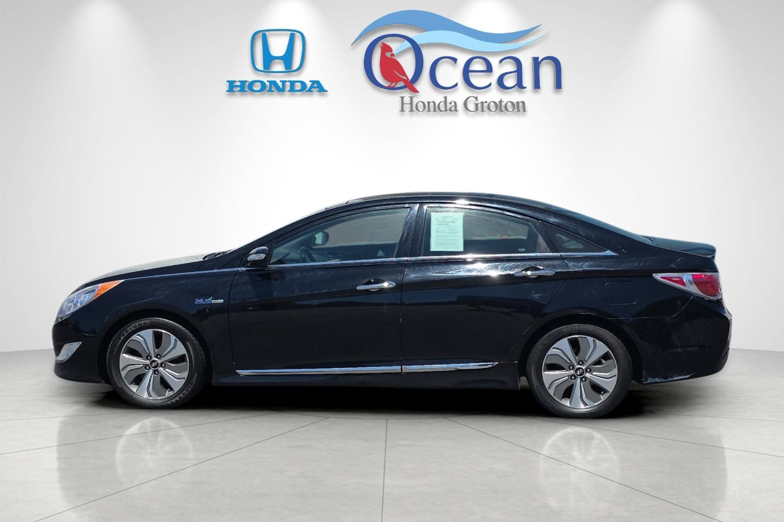 Used 2014 Black Hyundai Limited image 6