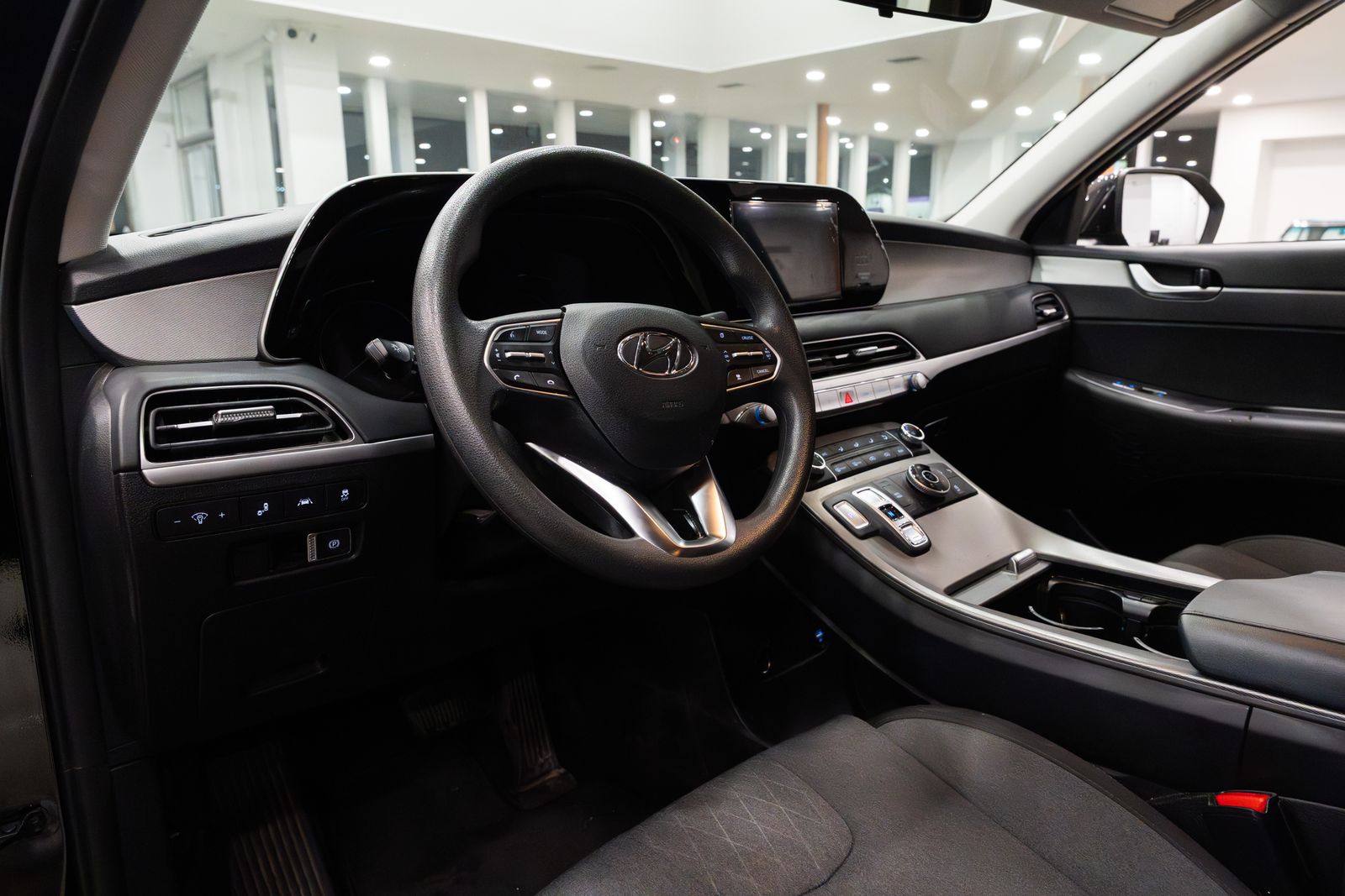 View vehicle photo 7