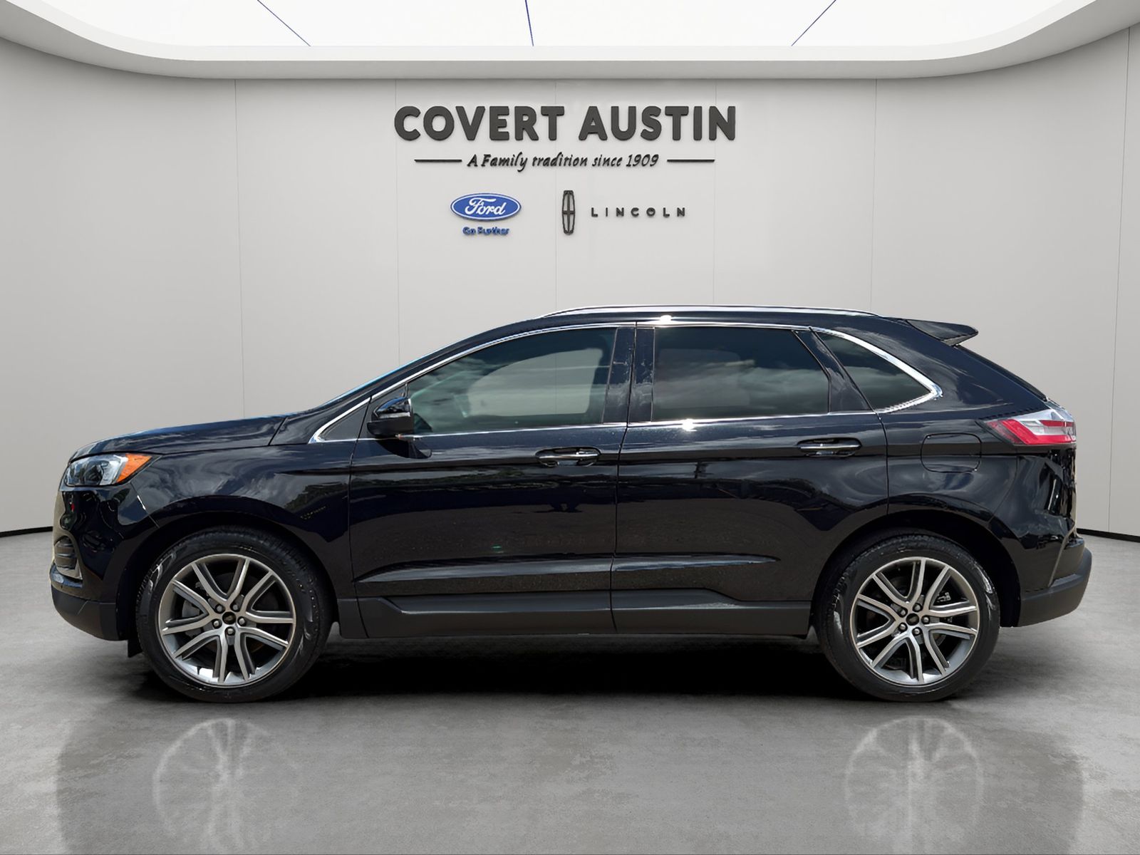 Used Car 2023 Ford Edge  Titanium For Sale Under $30,000 In Austin, Texas
