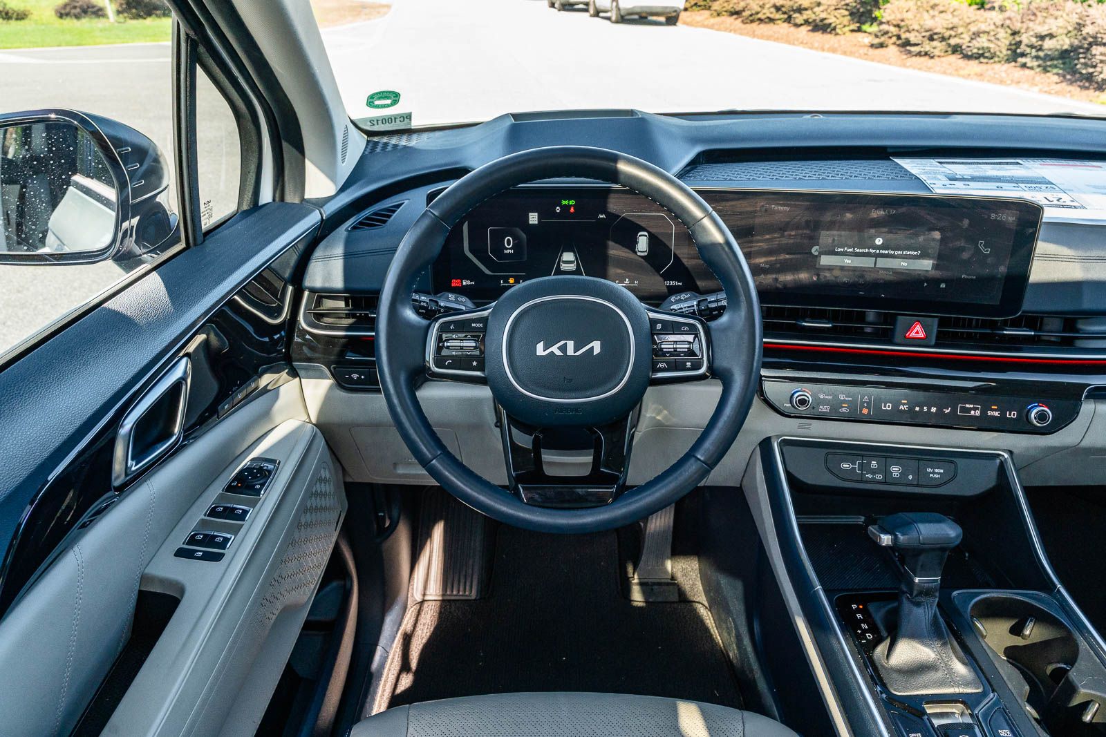 Used 2025 Kia Carnival Van