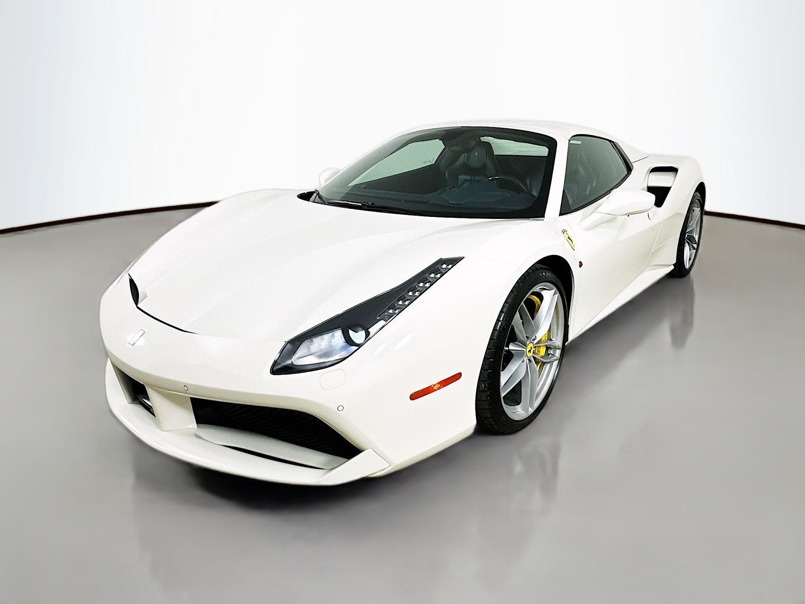 Bianco Avus 2018 Ferrari 488 Convertible Rear-Wheel Drive 7-Speed Automatic