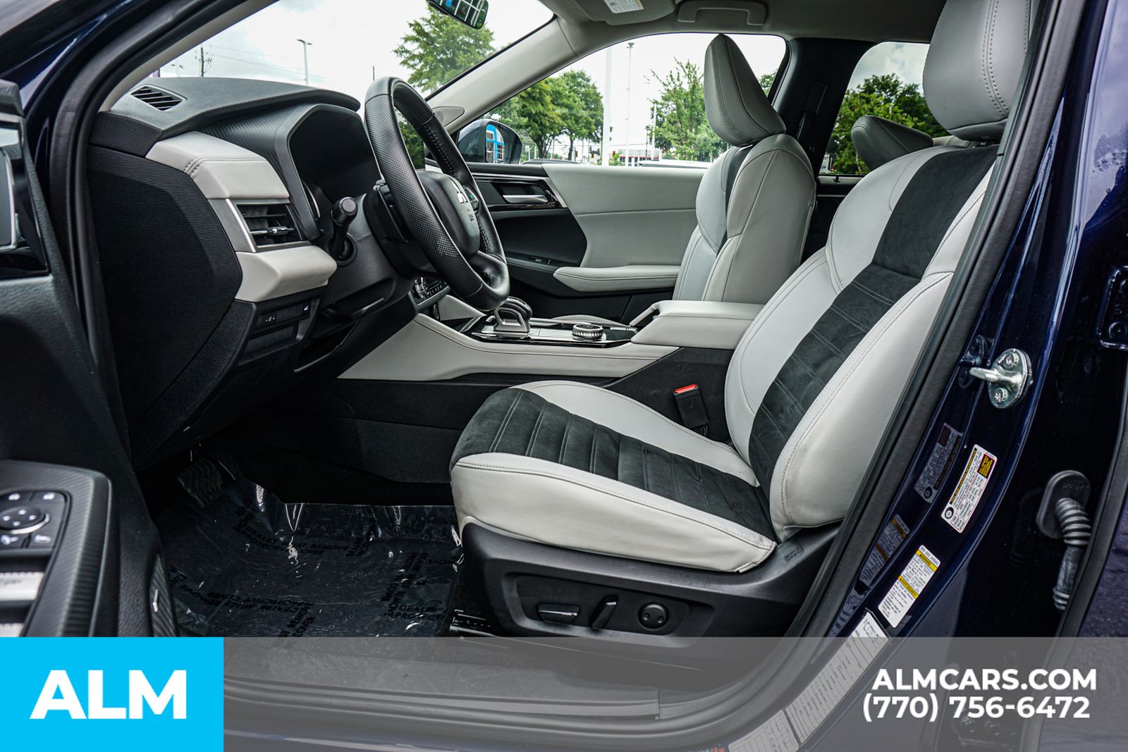 Used 2025 Blue Mitsubishi SE image 20