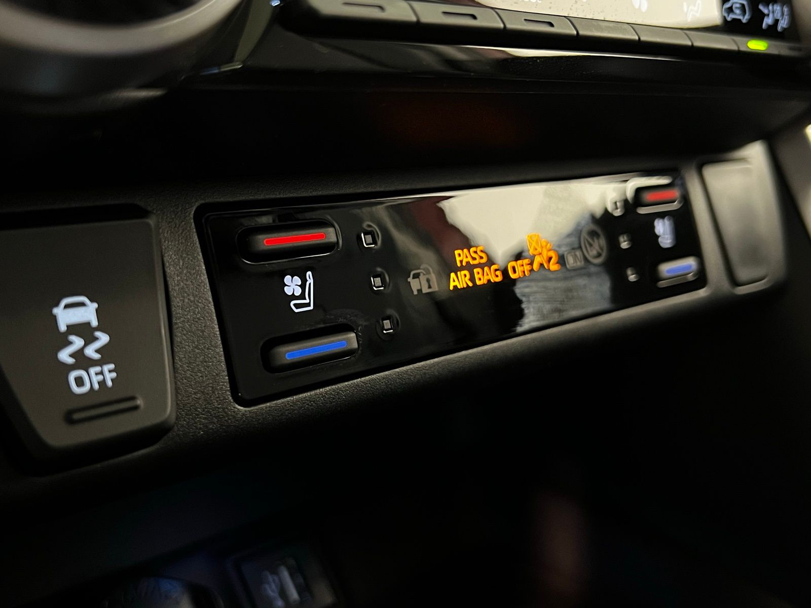 2025 Toyota RAV4 Limited 17