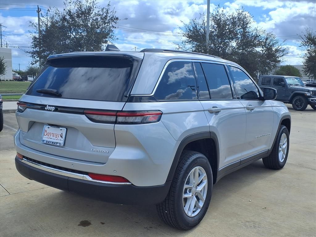 2025 Jeep Grand Cherokee Laredo - 3