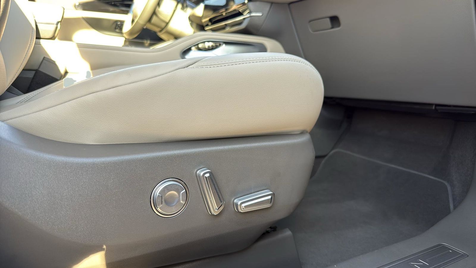Used Car 2025 Lincoln Nautilus  Premiere For Sale Under $50,000 In Austin, Texas