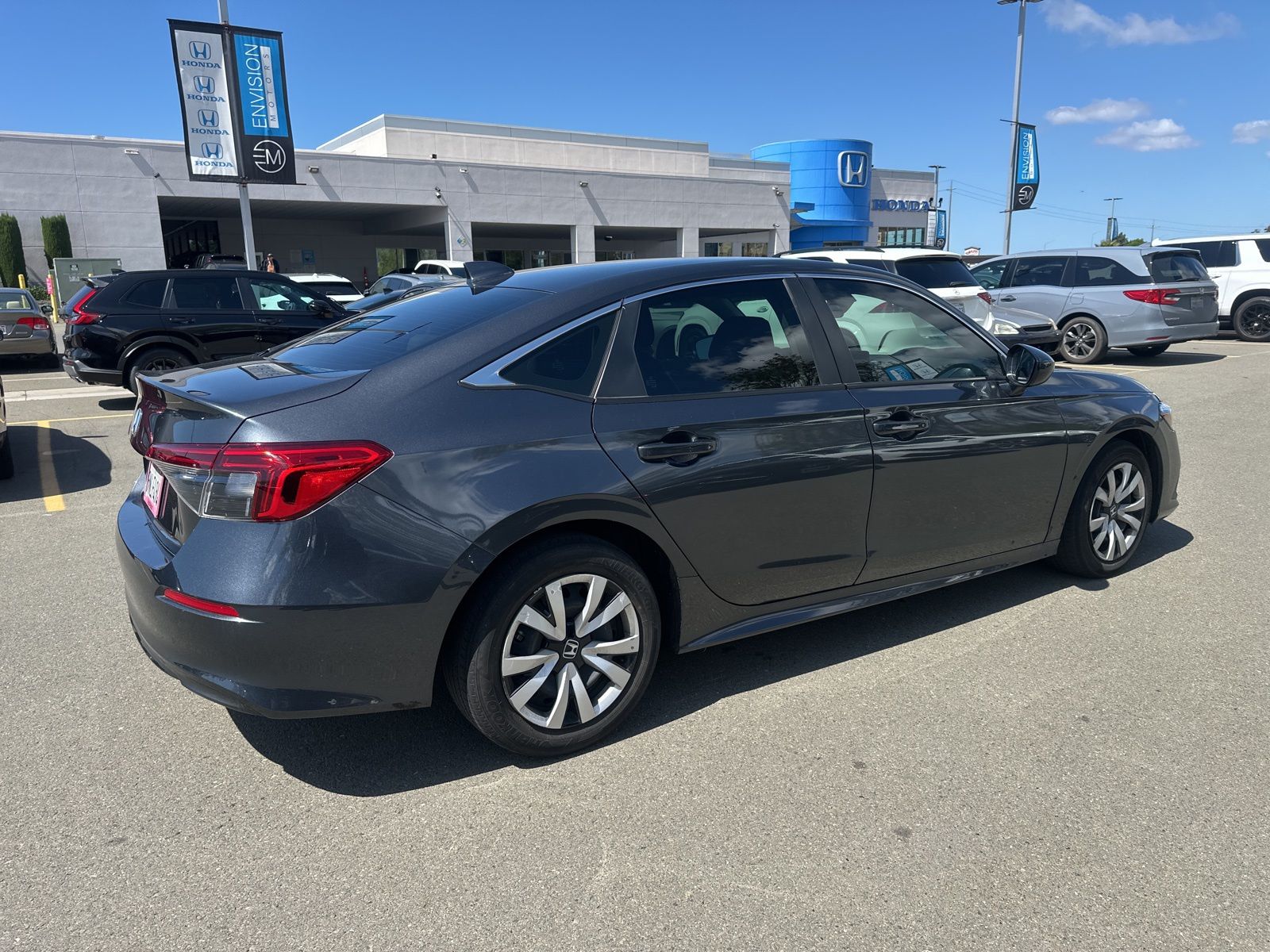 View vehicle photo 3